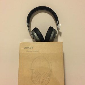 Bluetooth 5 wireless over head earphones with microphone